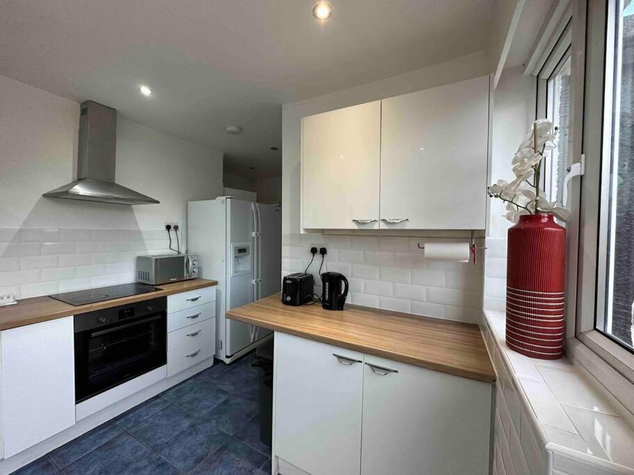 Dallas House - Easy Links To Lhr And London Hayes (Greater London)